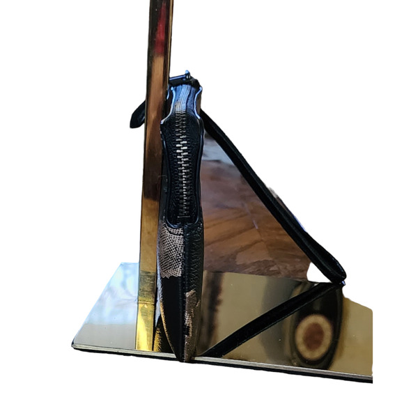 Coach Corner Zip Halftone Floral Print Wristlet F55824 100 Authentic - Picture 3 of 6